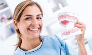 Read more about the article Modern Dentures Don’t Look Like Your Grandparents’—Here’s What’s Changed